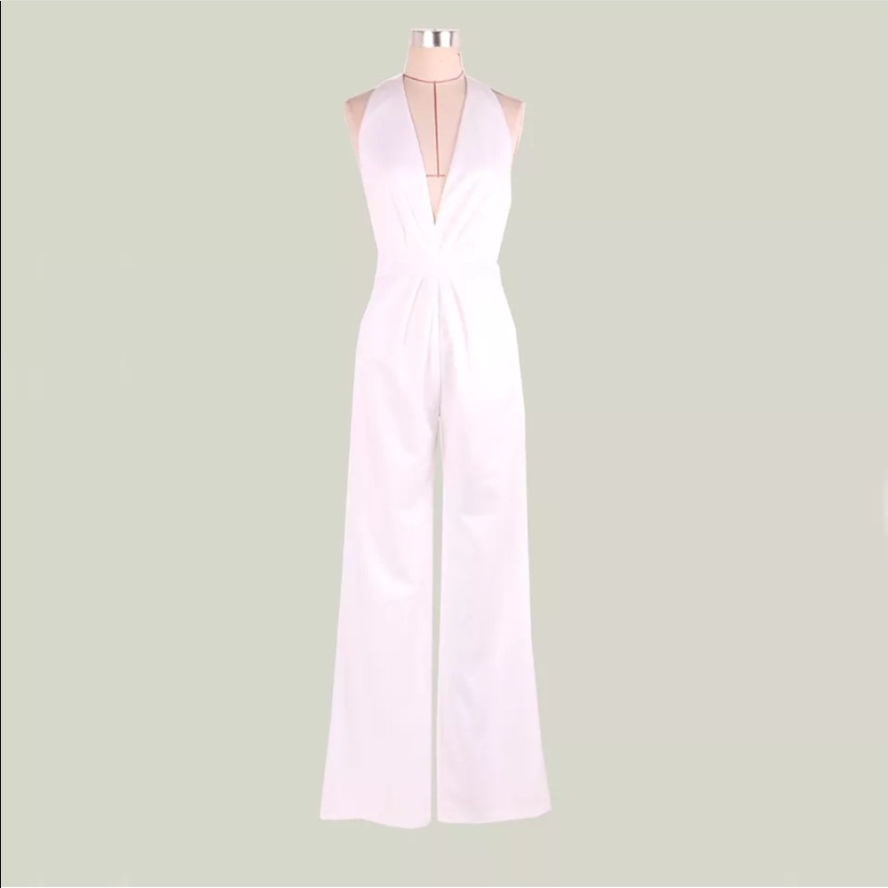 ELEGANT CHIC WHITE ONE PIECE JUMPSUIT 💜 - Picture 2 of 6